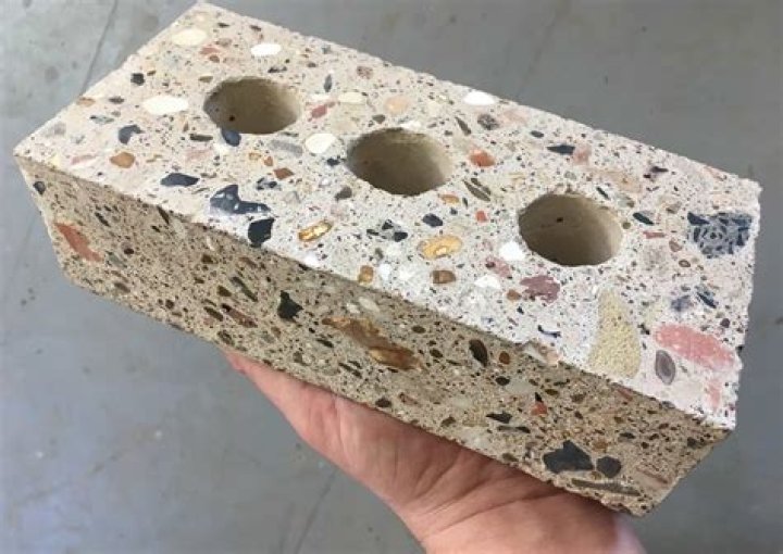 Are stone bricks stronger than smooth stone?