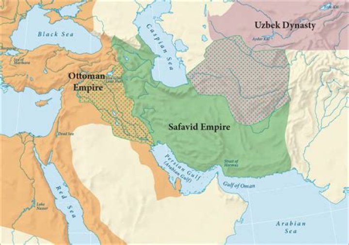 Are synthetic empires at disadvantage at land warfare?