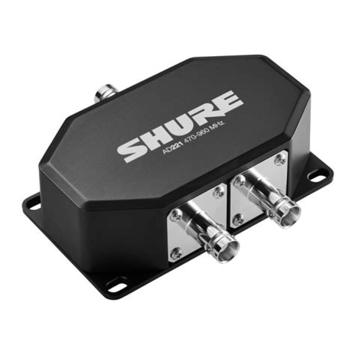 Can multiple Wavebird controllers hook up to one receiver?