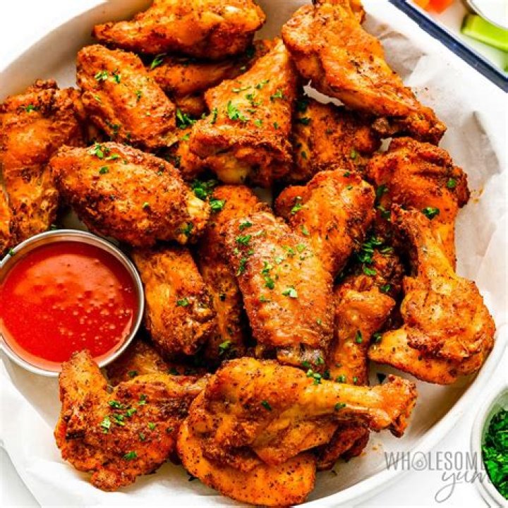 Can you use high tier wings with other wings in the social slot?