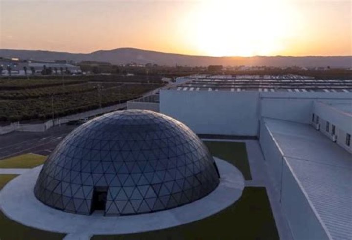Dome with a parabolic shape?