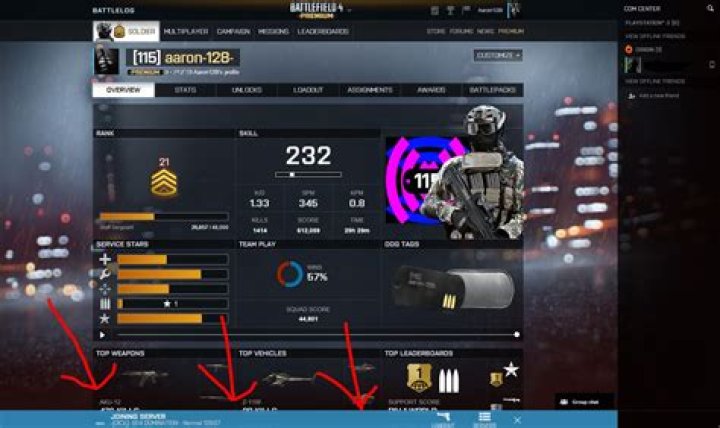 How can I invite a friend to a server I am on in Battlelog for Battlefield 4 on PC?