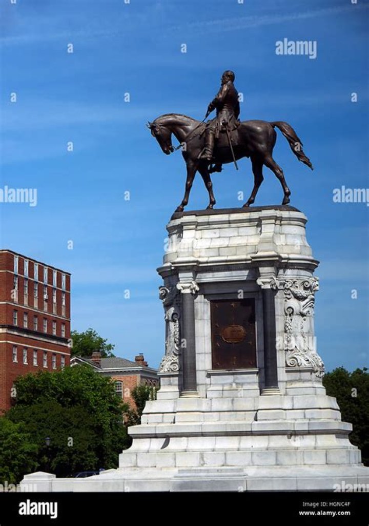 How many statues are there?