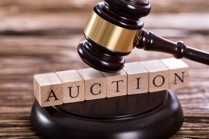 Looking For An Auctioneer Yak